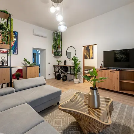Heart Of Premium Apartment, Center *