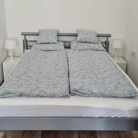 Apartment Calgary-2 *