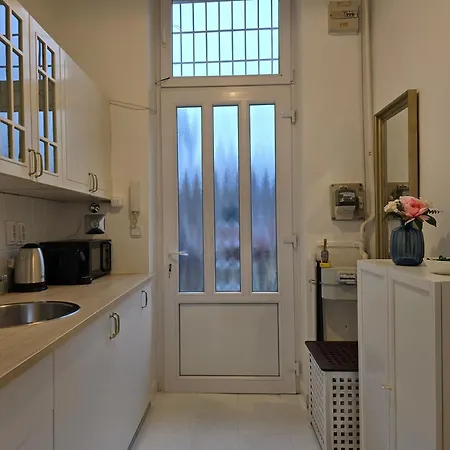 Urban Charm Downtown - Lively Quarter Apartment Budapest