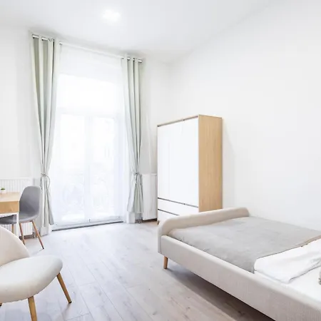 Cityscape Budget Joseph Apartment