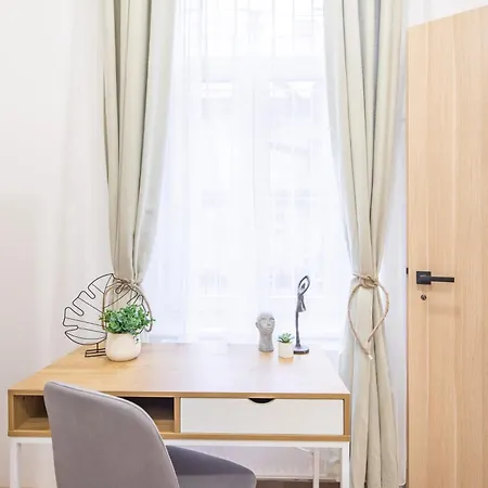 Cityscape Budget Joseph Apartment *