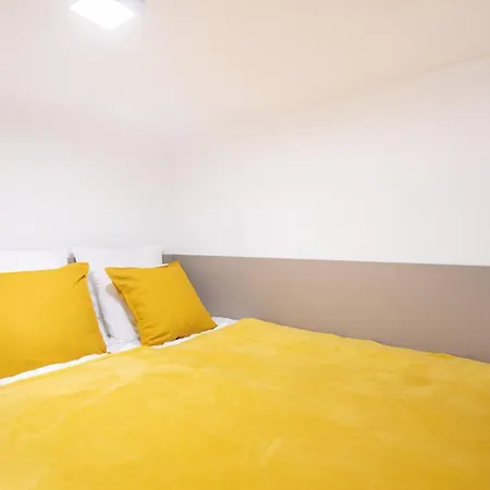 Cityscape Budget Joseph Apartment