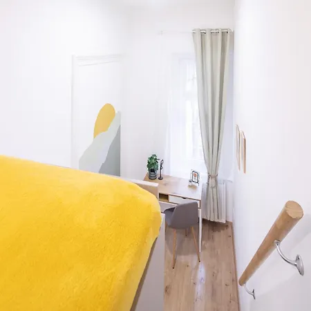Cityscape Budget Joseph Apartment