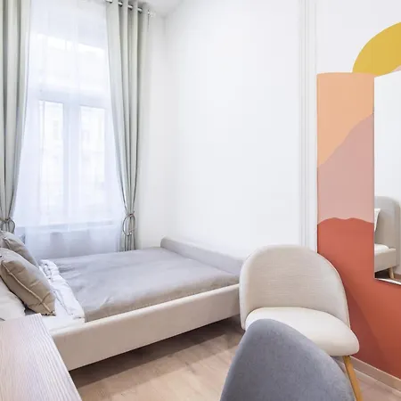 Apartment Cityscape Budget Joseph *