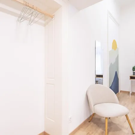 Apartment Cityscape Budget Joseph Budapest