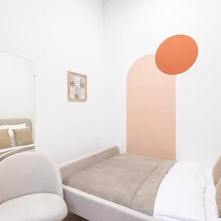Cityscape Budget Joseph Apartment