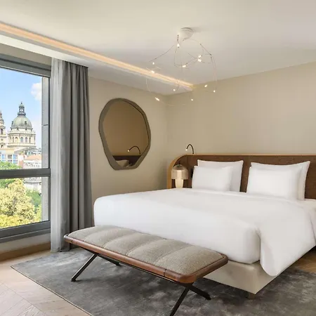 Hotell Kempinski Corvinus 5*