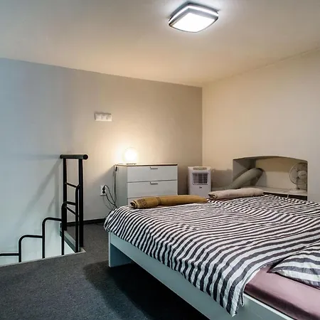 Bank Street Loft In Pest Center Apartment *