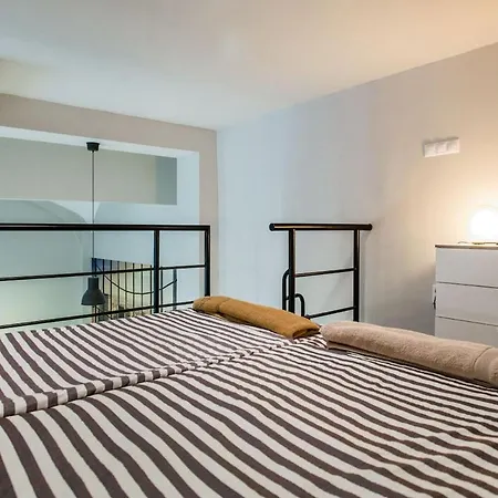 Apartment Bank Street Loft In Pest Center *
