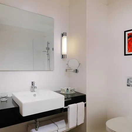 Courtyard By Marriott Center 4*