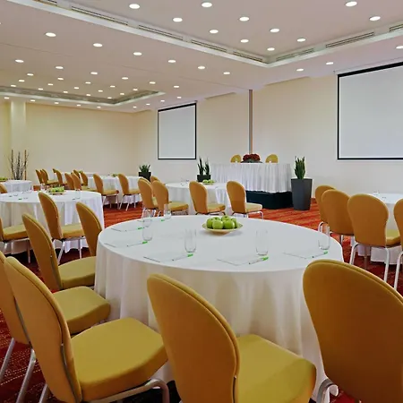 Courtyard By Marriott Center Budapest