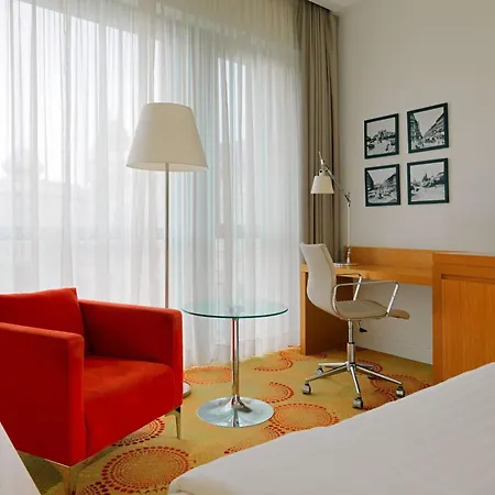 Courtyard By Marriott City Center Hotel