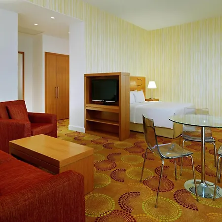 Courtyard By Marriott Center Hotell 4*