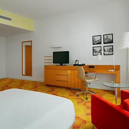 Courtyard By Marriott Center