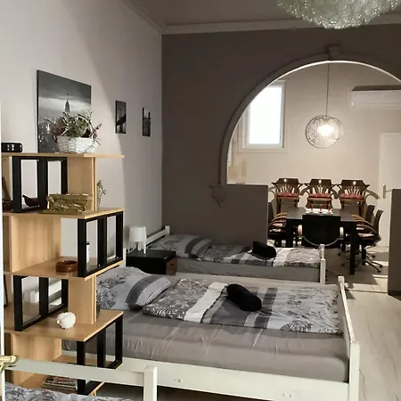 Of Budapešť