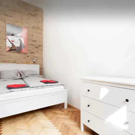 Apartment Little Whistle In The Heart Of Jewish District With Ac