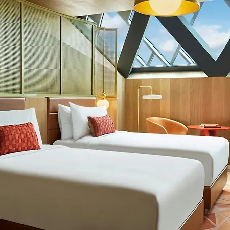 Hotel W