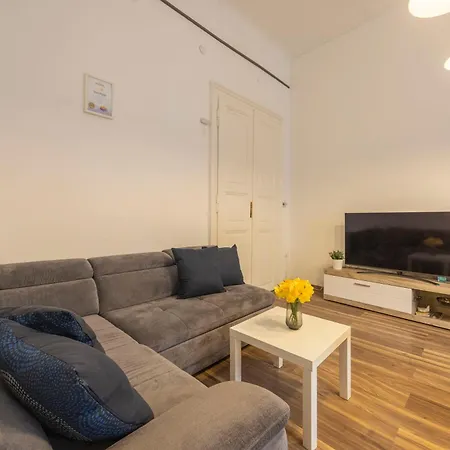 Apartment Deluxe Center W' 5 Bedrooms