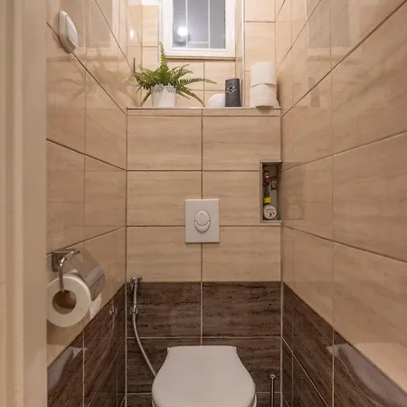 Deluxe Center W' 5 Bedrooms *