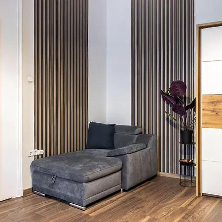Deluxe Center W' 5 Bedrooms Apartment *