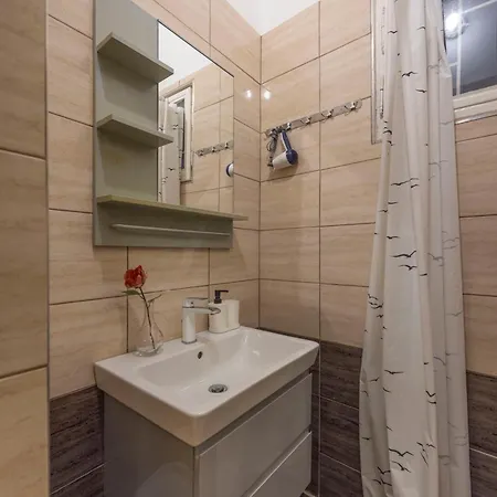 Apartment Deluxe Center W' 5 Bedrooms *