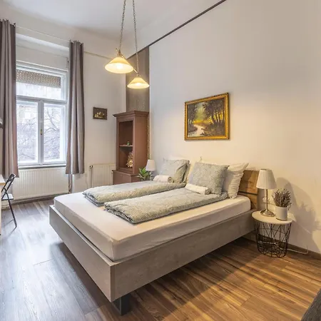Deluxe Center W' 5 Bedrooms * Budapest