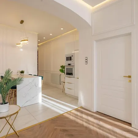Luxurious Charming E47 Center By Prestige Homes *