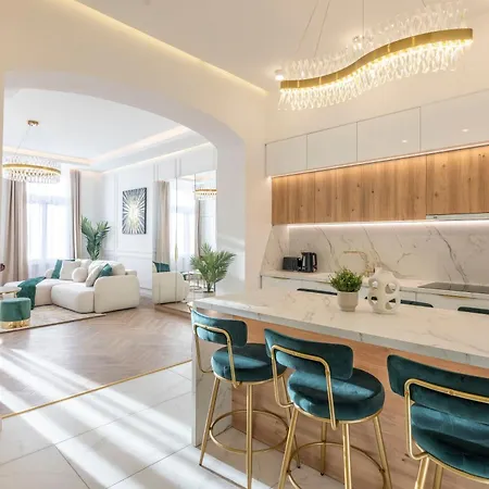 Luxurious Charming E47 Center By Prestige Homes Budapest