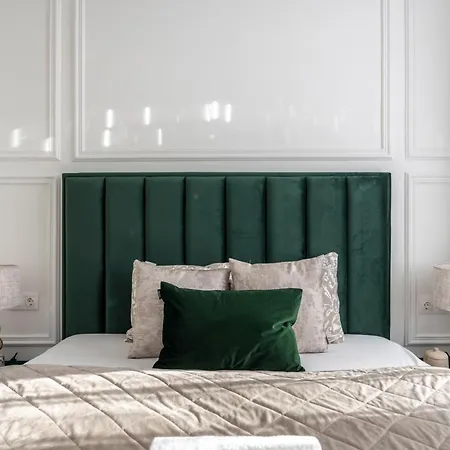 Luxurious Charming E47 Center By Prestige Homes Apartment