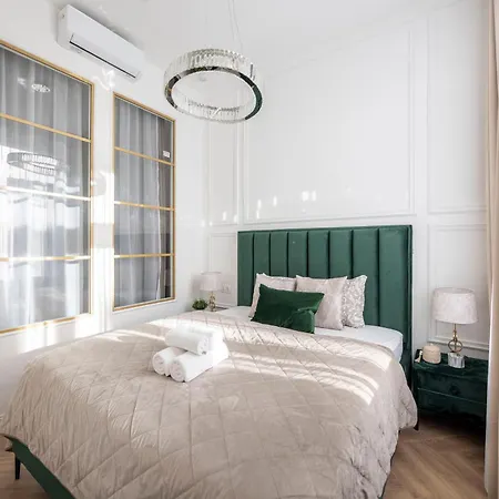 شقة Luxurious Charming E47 Center By Prestige Homes *