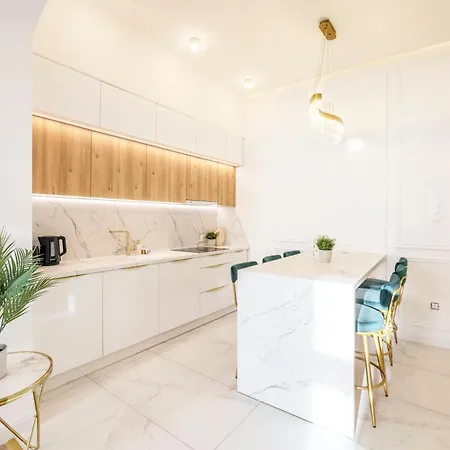 Luxurious Charming E47 Center By Prestige Homes Apartment Budapest