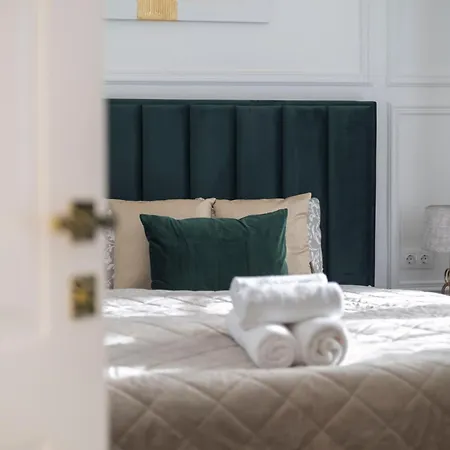 Luxurious Charming E47 Center By Prestige Homes