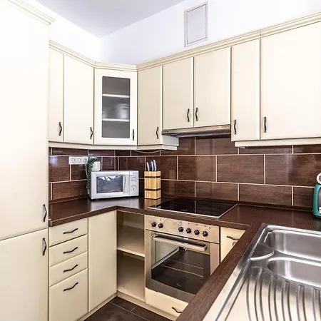 Gozsdu White Raven 504 With Free Underground Parking Apartment *