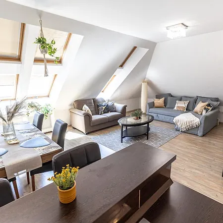 Gozsdu White Raven 504 With Free Underground Parking Apartment Budapest