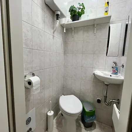Modern 3br Free Parking Prime Location Apartment