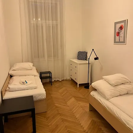 Modern 3br Free Parking Prime Location *