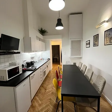 Modern 3br Free Parking Prime Location Budapest