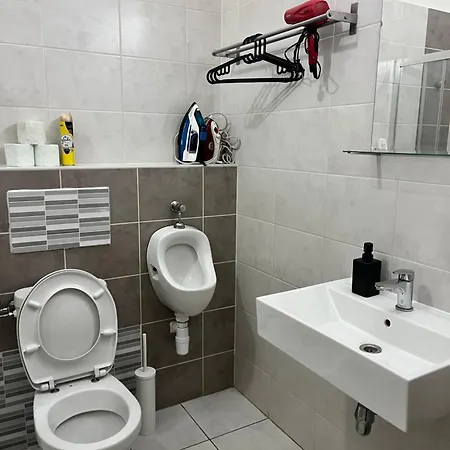 Modern 3br Free Parking Prime Location