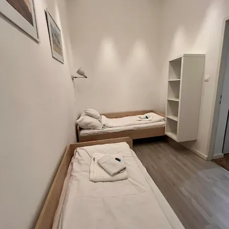 Apartment Modern 3br Free Parking Prime Location