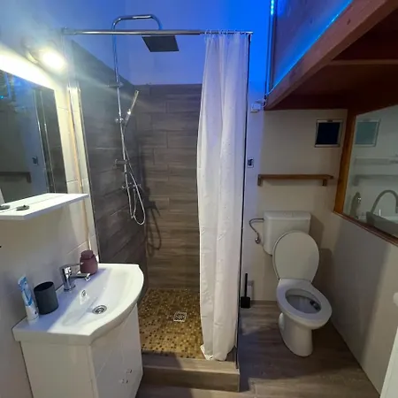 Liberty Bridge Zenta Apartment *