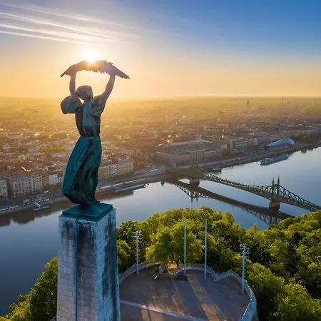 My Little Budapest, Center Apartmán