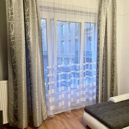 Kiraly Panorama Apartment *