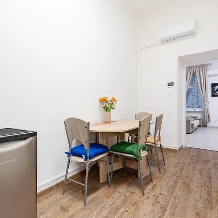 Apartment Rowena
