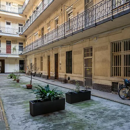 Apartment Rowena *
