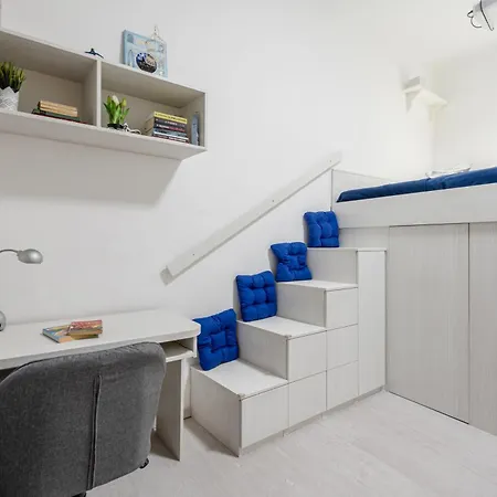 Rowena Apartment
