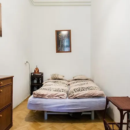Keleti Hangulatu A Varnegyedben Apartment *