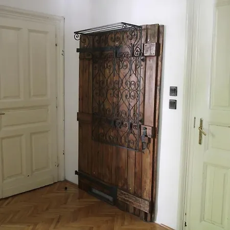 Keleti Hangulatu A Varnegyedben Apartment Budapest