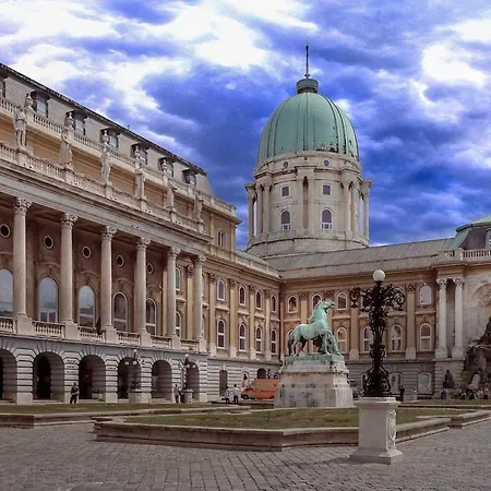 Keleti Hangulatu A Varnegyedben * Budapest
