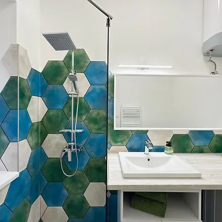 Apartment Colorful By The Danube
