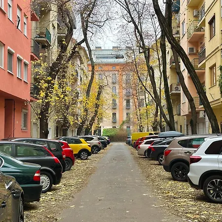 Colorful By The Danube Apartment